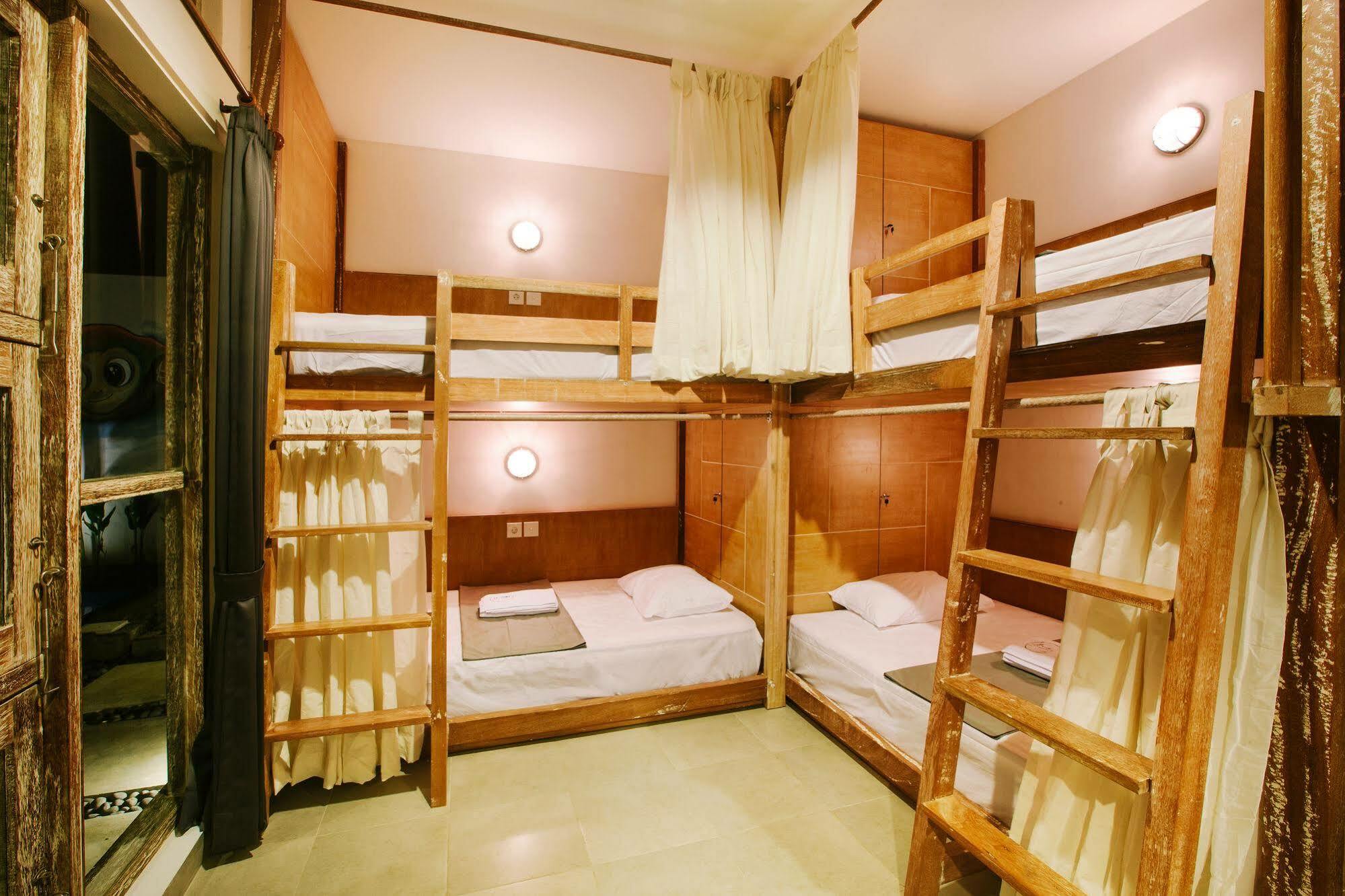 Lokal Bali Hostel Кута Екстериор снимка