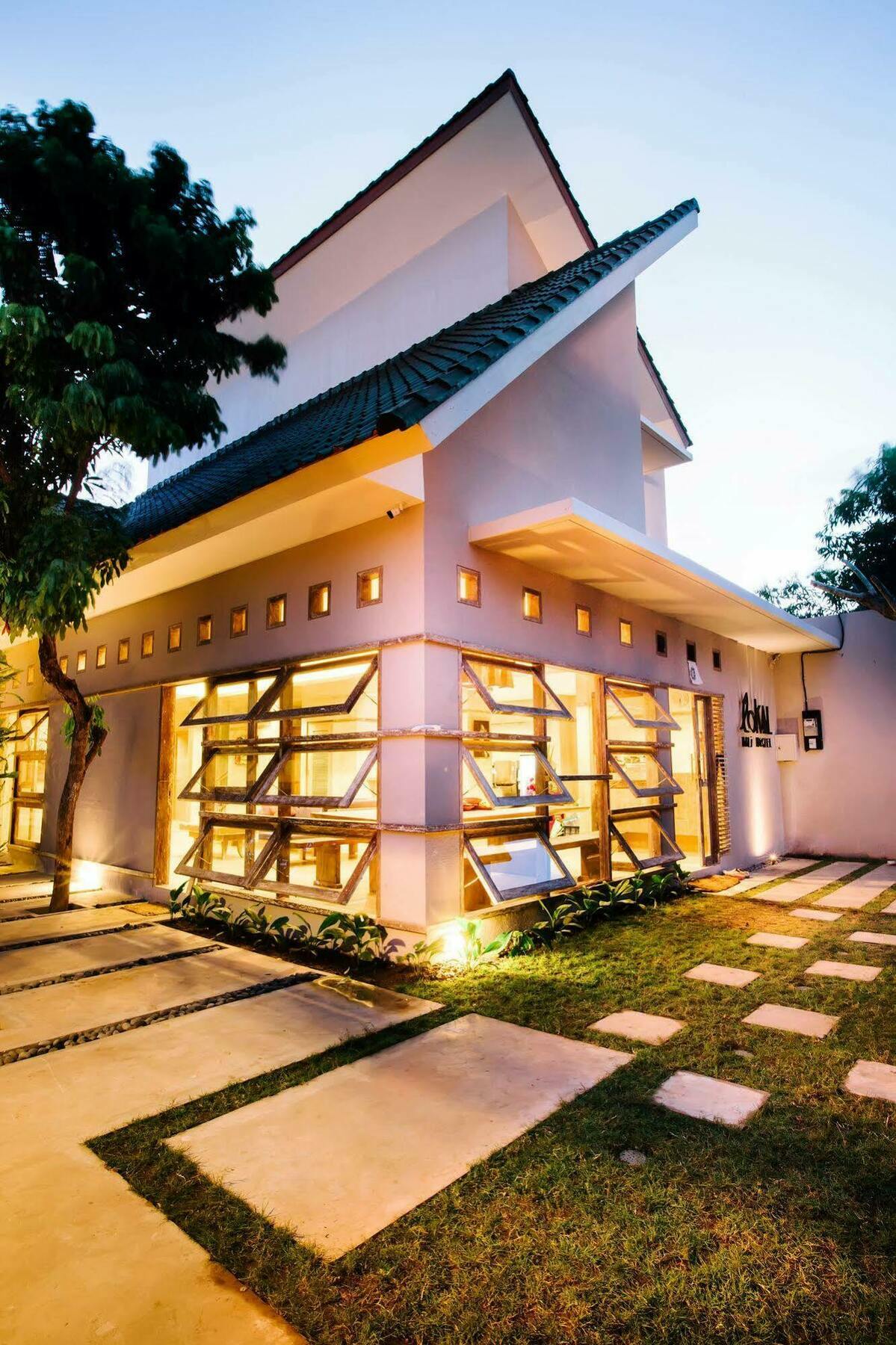 Lokal Bali Hostel Кута Екстериор снимка
